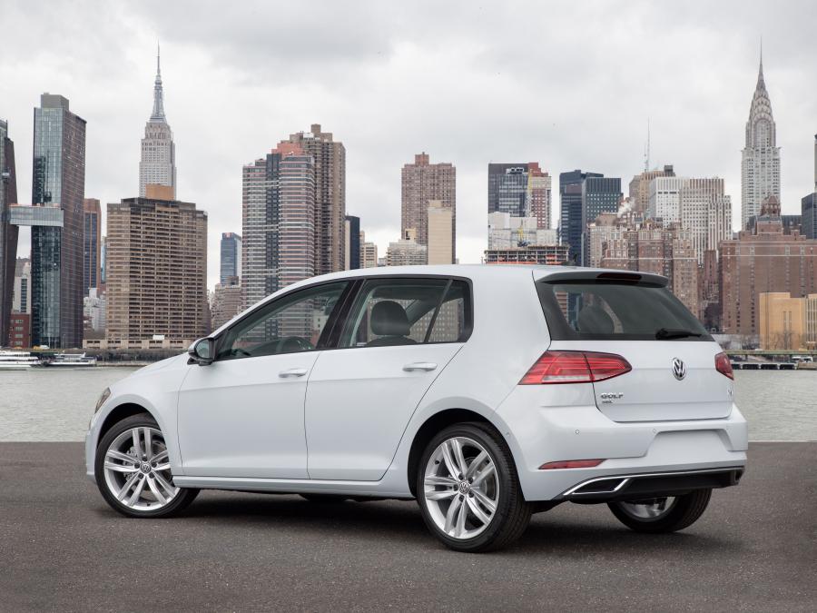  Volkswagen Golf TSI 5-Door (Typ 5G) 2017 года  (NA) (фото 2 из 47)